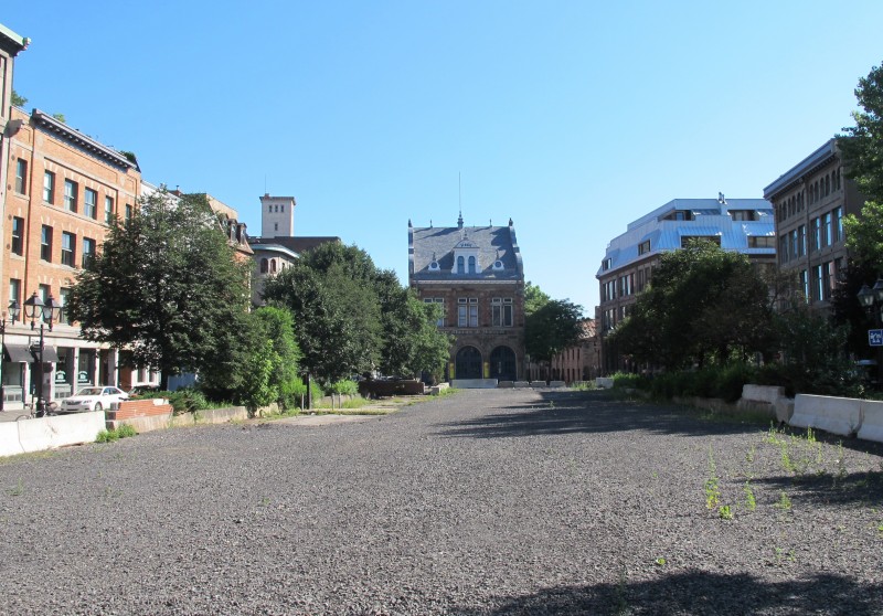 Caserne-centrale_actuel-place